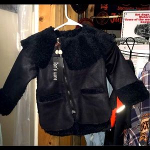 Tom’s ware girls black coat x-small